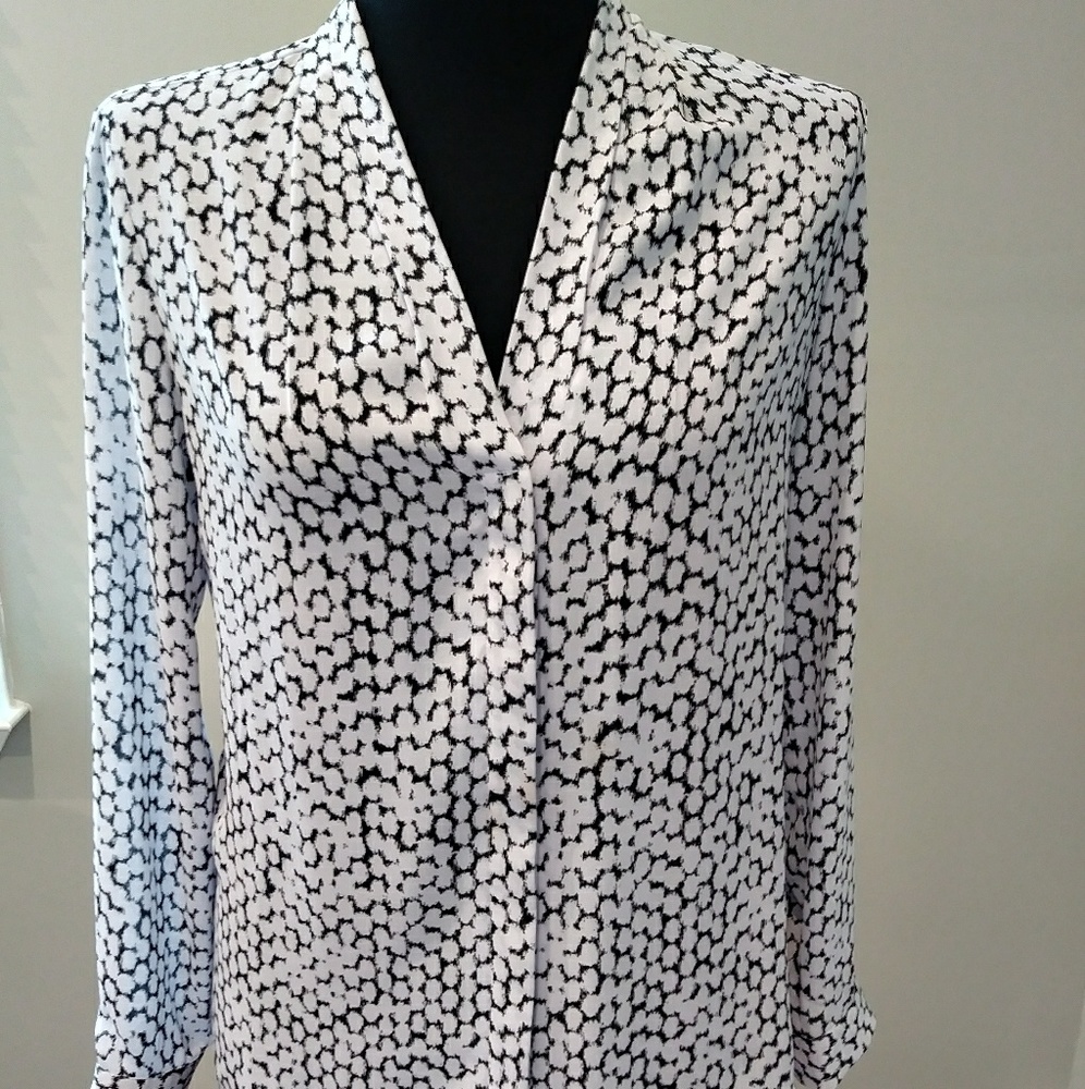 Women’s White and Black Patterned V-Neck Blouse